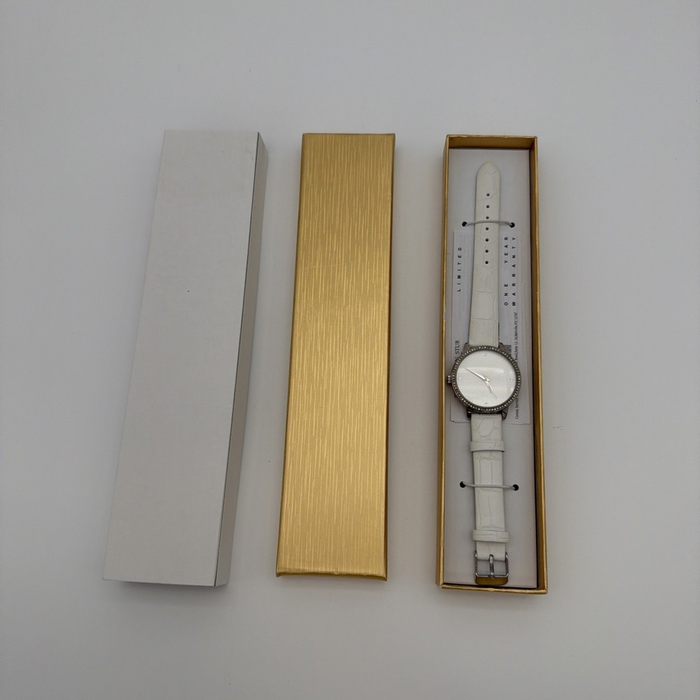 Manhattan By Croton Lady Silver Analog Quartz Watch
